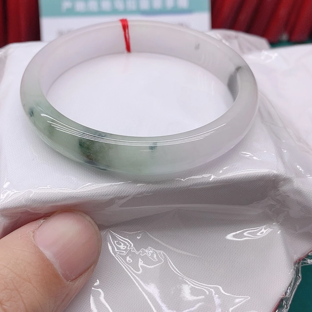 翡翠手镯未镶嵌修*喵944444444
