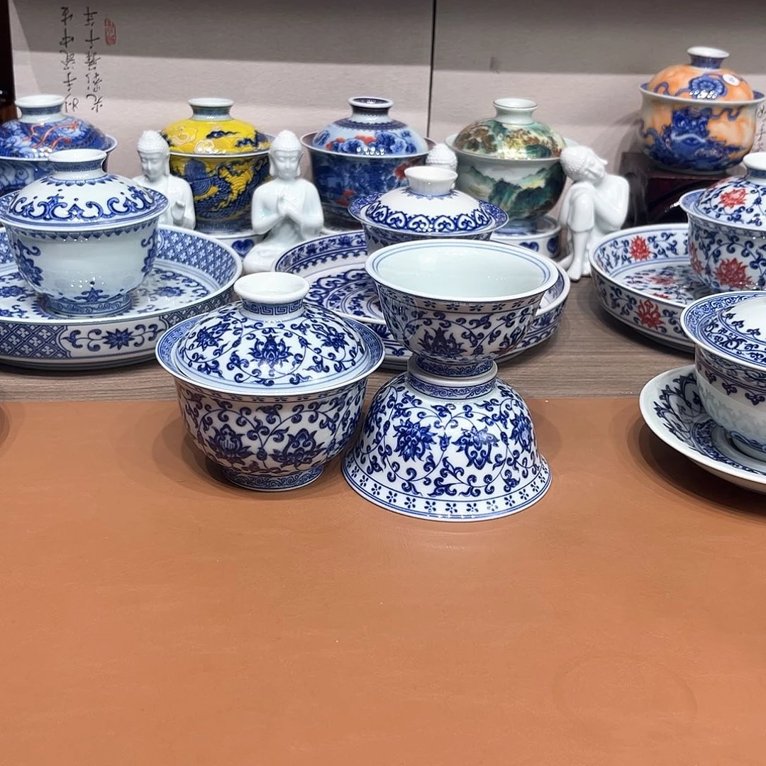 从***容青花缠枝莲盖碗加杯子
