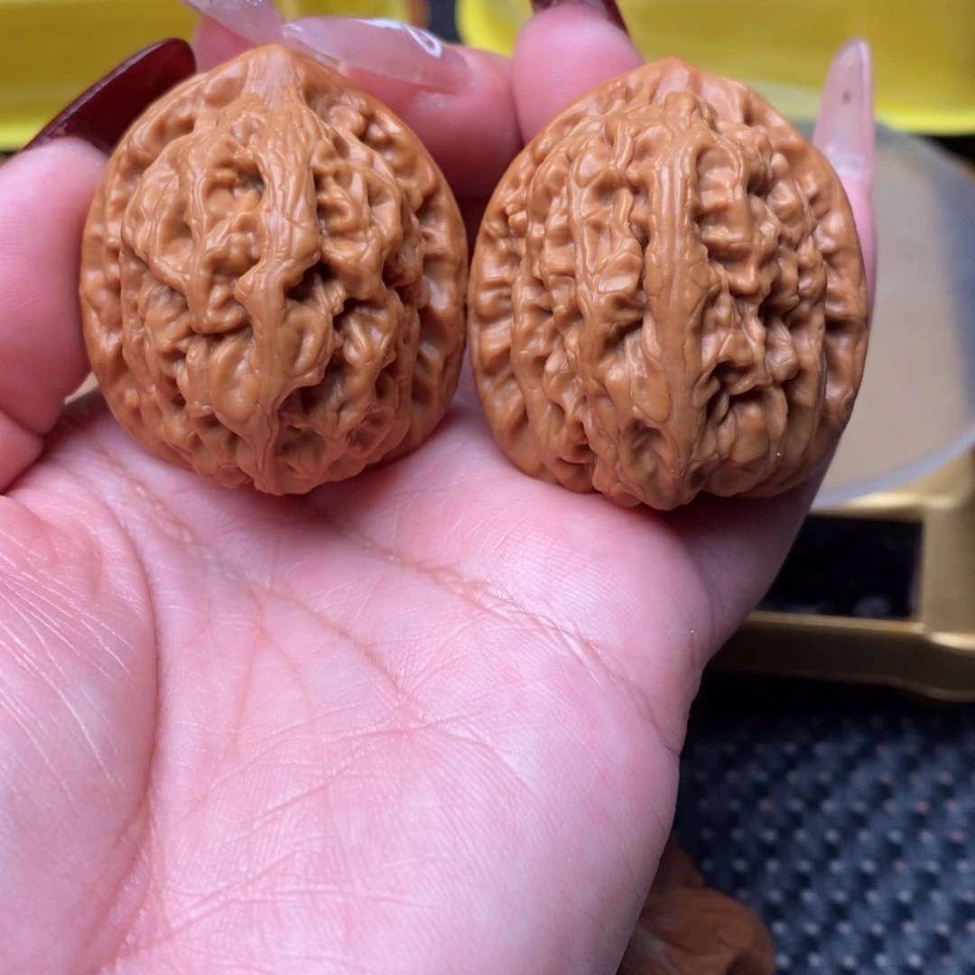 文玩核桃吊坠38红锦鲤