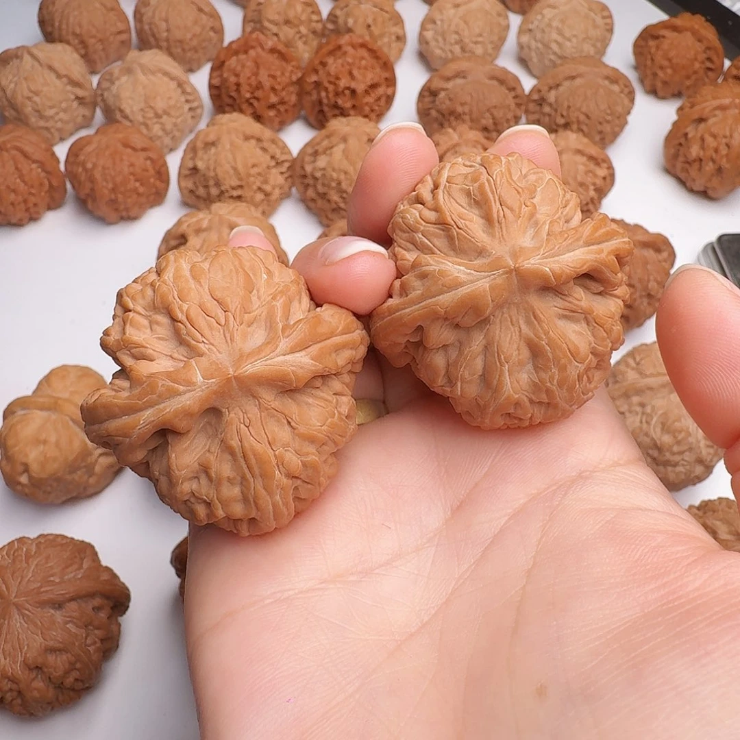 吊坠桃核红锦鲤子