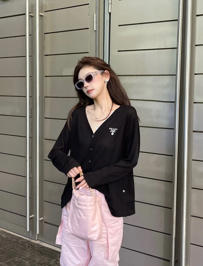 未使用 Prada/普拉达 薄针织开衫38码04233