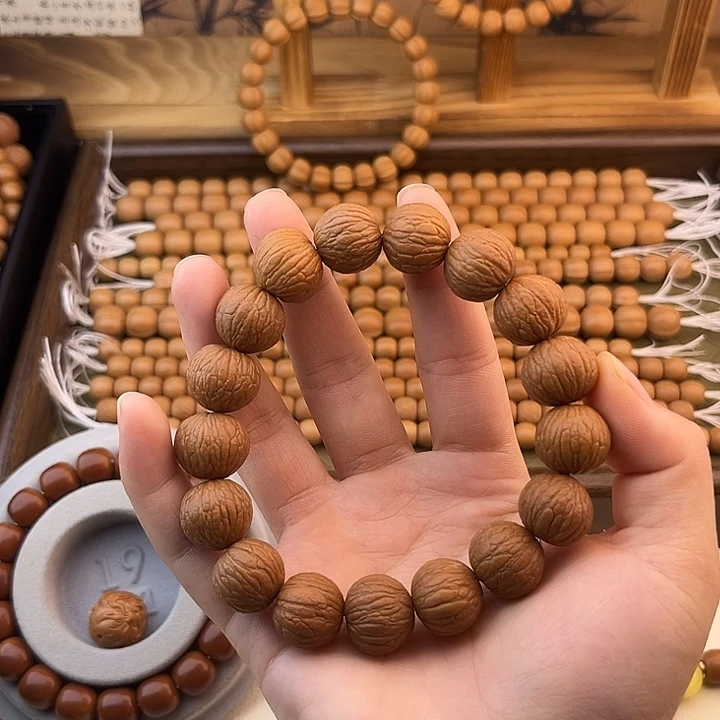 吊坠猴头核桃风羽