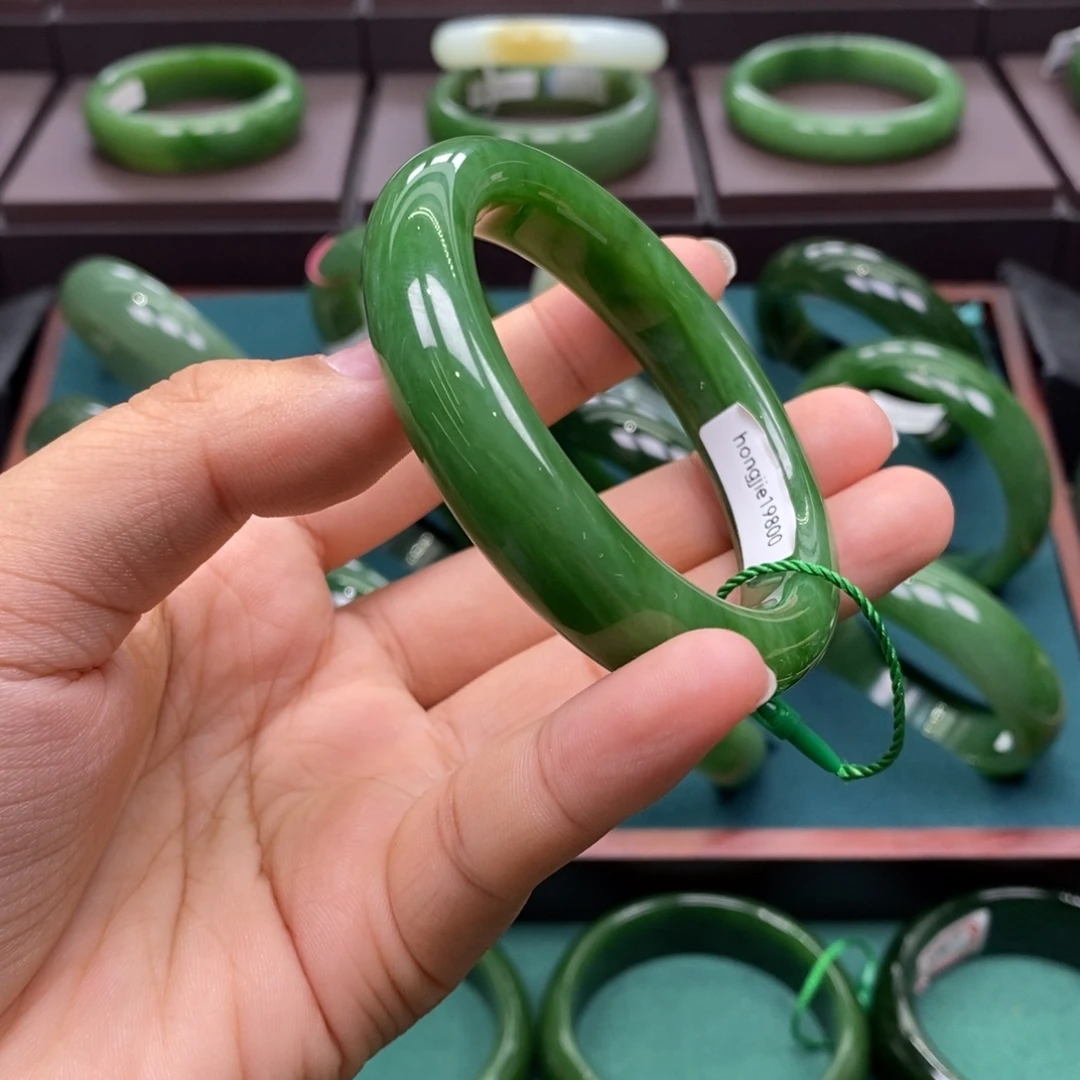 和田玉（碧玉）未镶嵌手镯