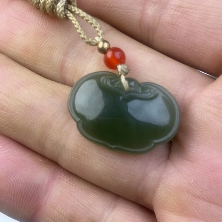 和田玉（糖玉）未镶嵌颈饰