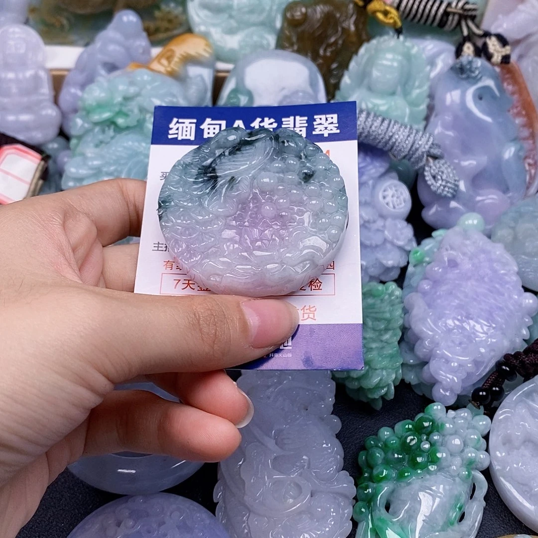 吊坠(不含链)未镶嵌翡翠