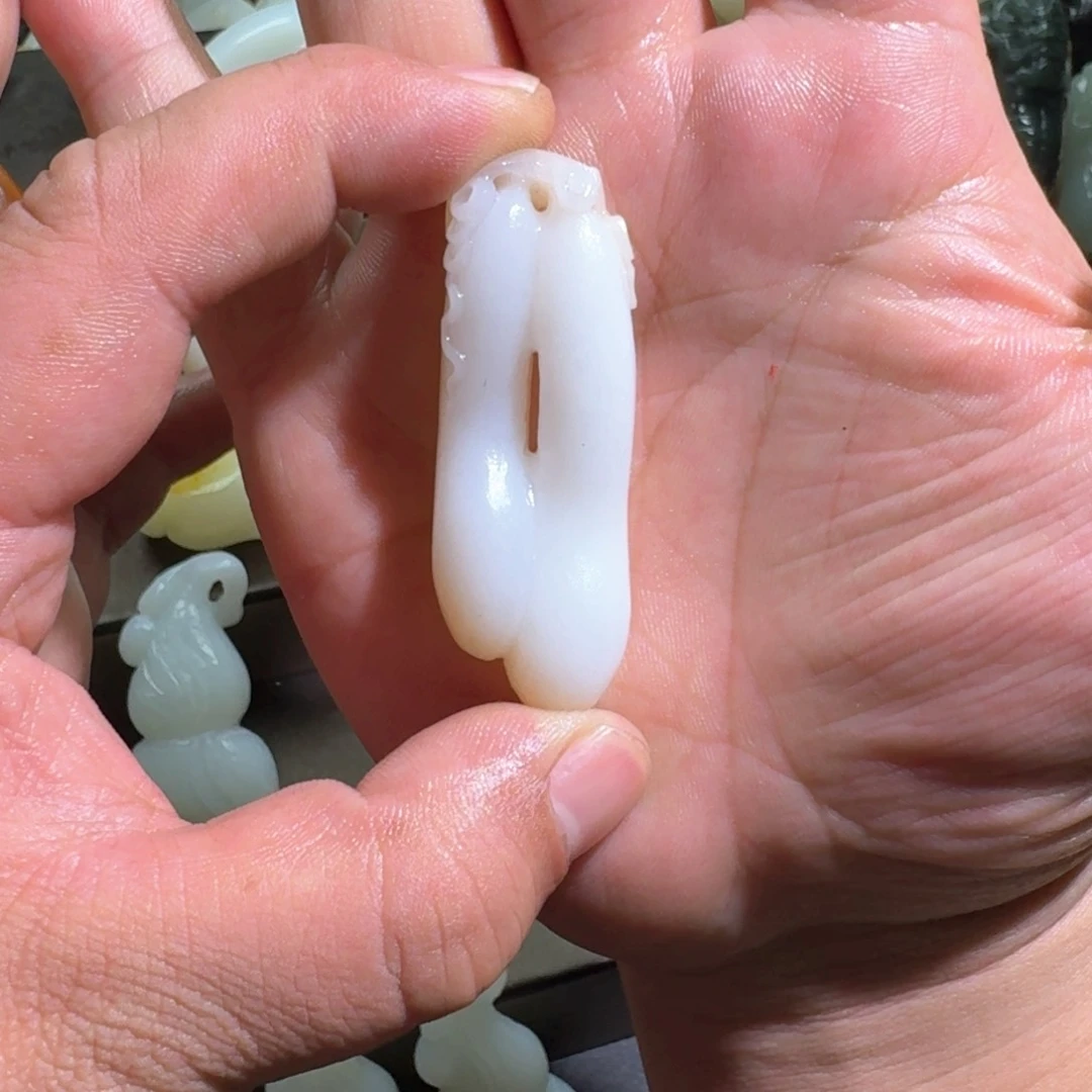 和田玉颈饰未镶嵌