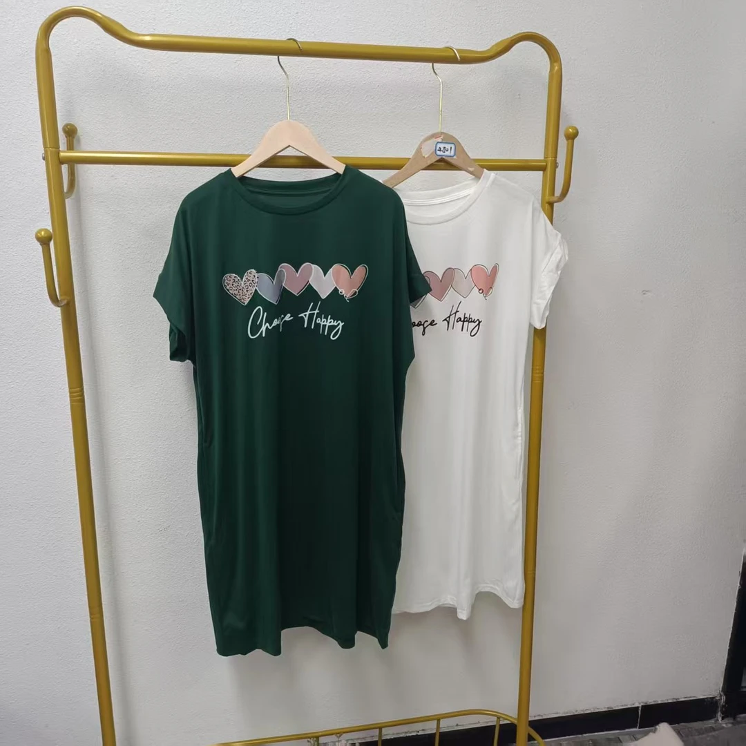 唯琳剪标   3仓P4-6-70-74款   圆领爱心字母短袖T恤