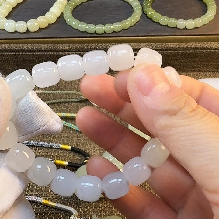 和田玉（糖玉）未镶嵌颈饰