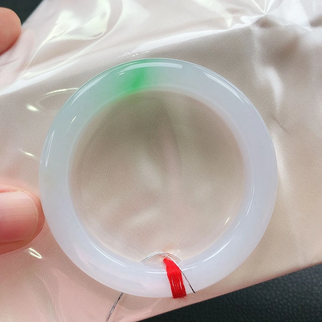 未镶嵌手镯翡翠天然翡翠手镯