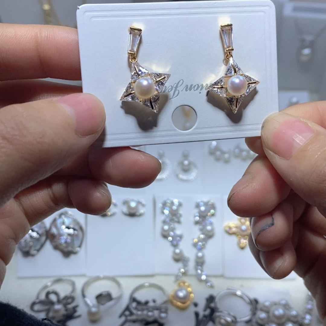 淡水珍珠耳饰未镶嵌