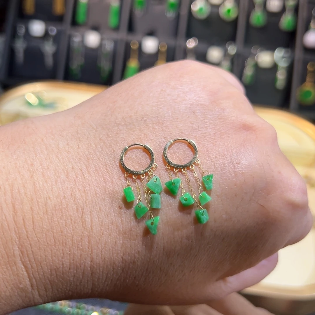 颈饰18K金镶嵌翡翠耳包