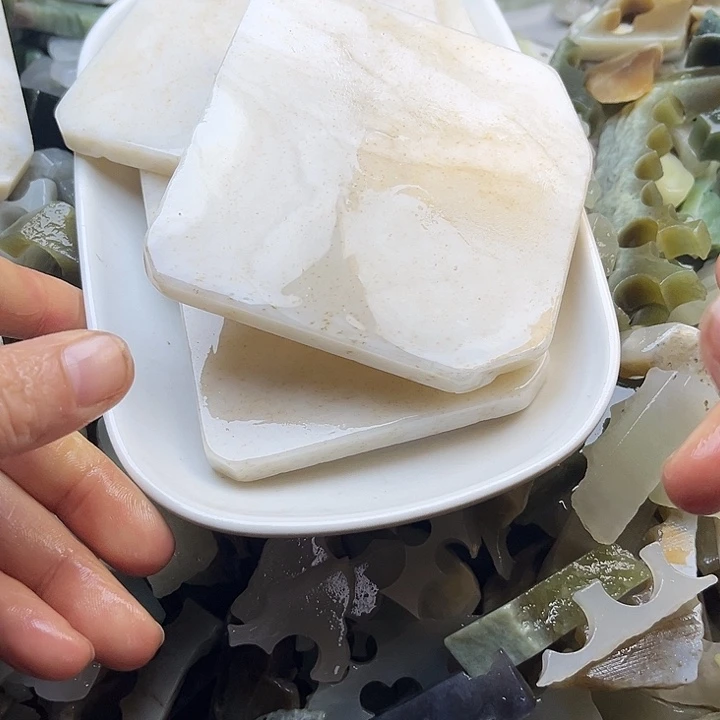 颈饰未镶嵌和田玉南*