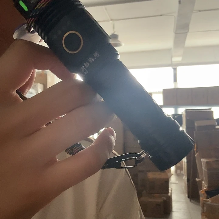 凯森越特L4万流手电