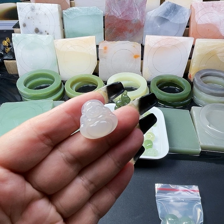 【闪购商品】和田玉未镶嵌颈饰晴*•