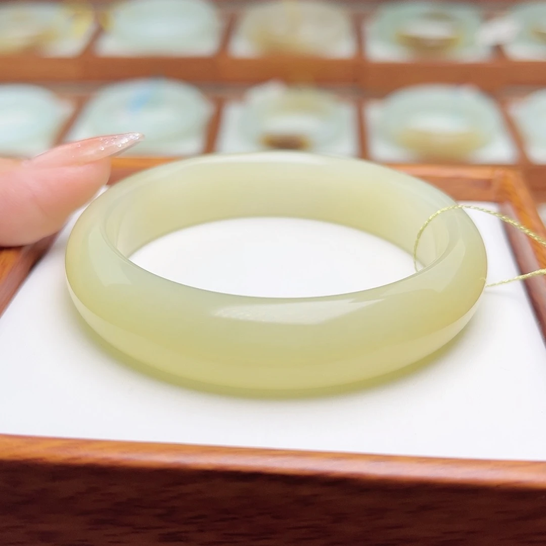 和田玉手镯未镶嵌54.6