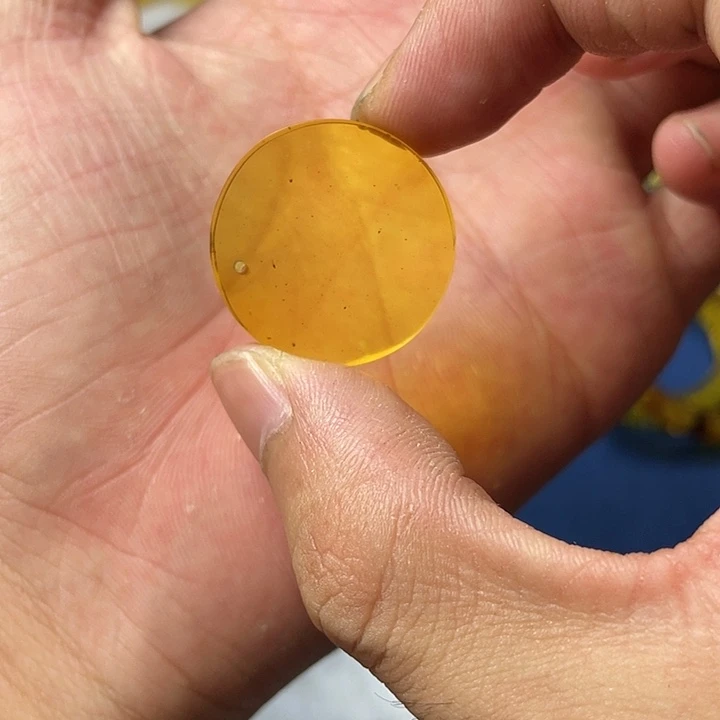未镶嵌琥珀珠宝奇石