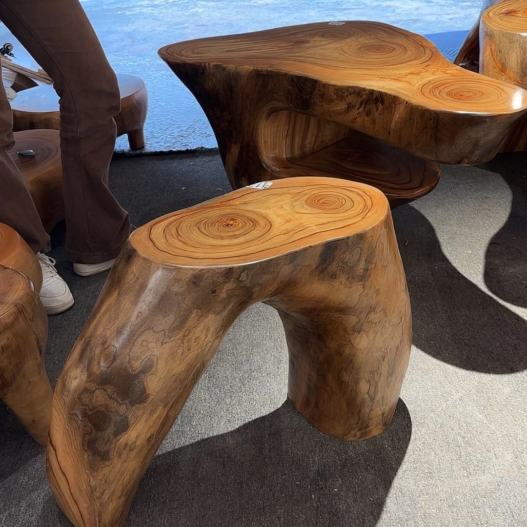 香樟木根雕凳子一物一拍编号512