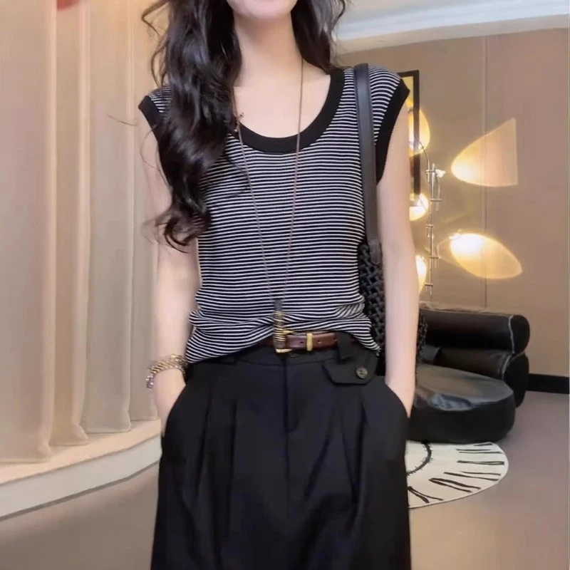 大码百搭松弛感修身显瘦上衣外穿夏胖mm撞色条纹U型领吊带背心女