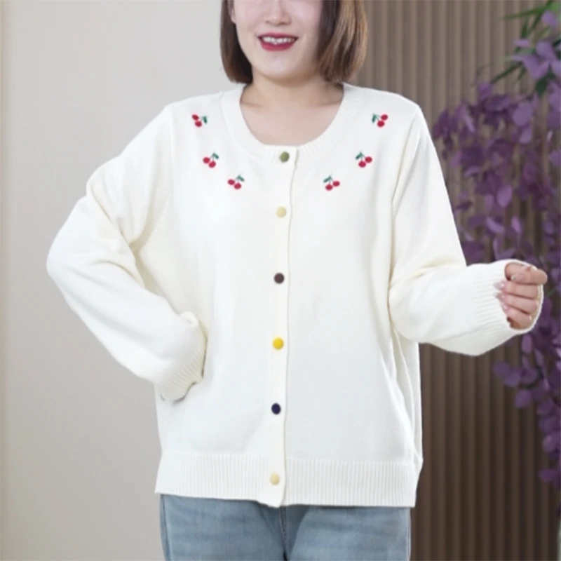 包芯纱樱桃刺绣钉珠针织衫糖果扣大码软糯舒适减龄上衣开衫外套女