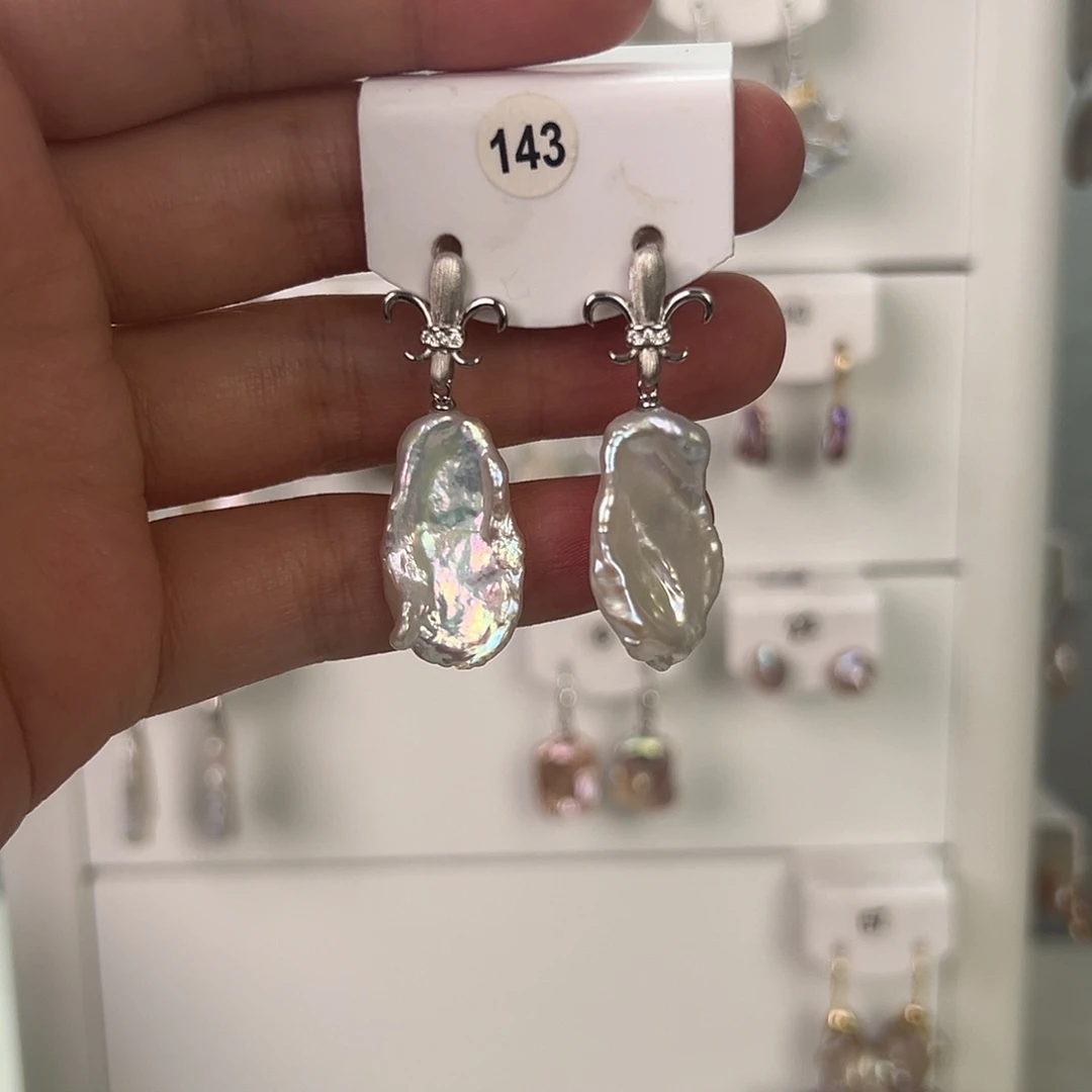 非金属巴洛克花瓣耳饰