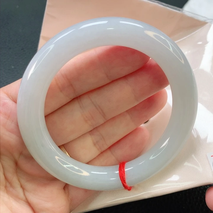 翡翠手镯未镶嵌60圆
