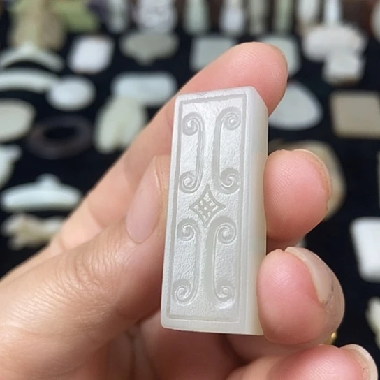 和田玉（糖玉）未镶嵌挂件