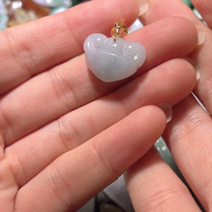 【闪购商品】翡翠颈饰未镶嵌娟****》天然翡翠