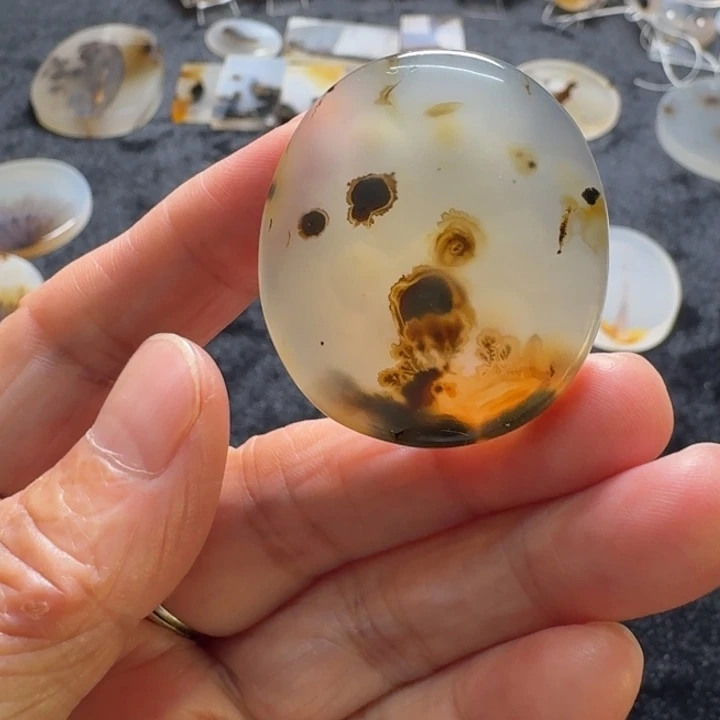 青***蕻玛瑙/玉髓未镶嵌珠宝奇石