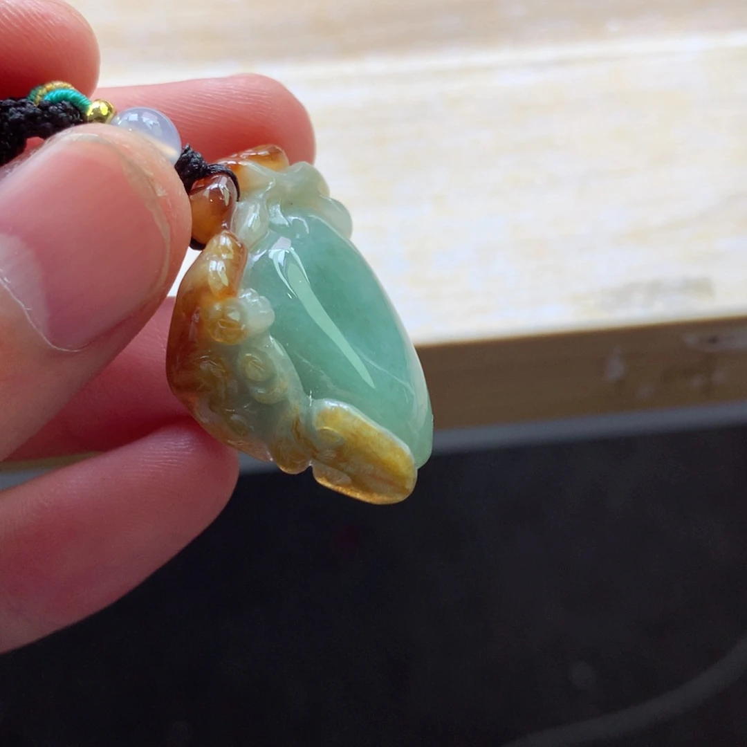 翡翠颈饰未镶嵌吊坠