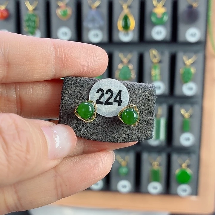 和田玉18K金镶嵌耳饰