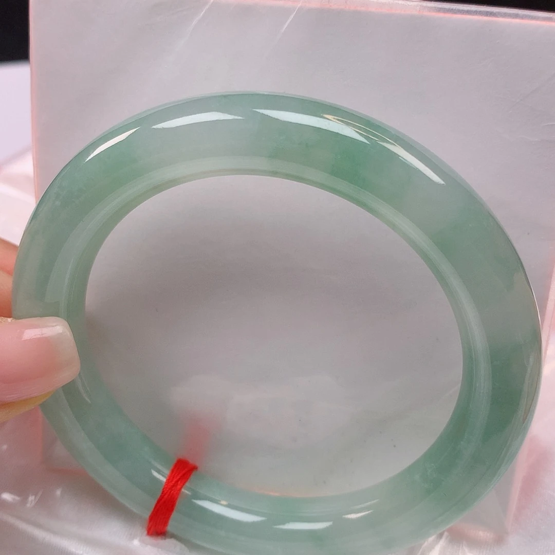 【闪购商品】未镶嵌手镯翡翠Q56圆条手镯