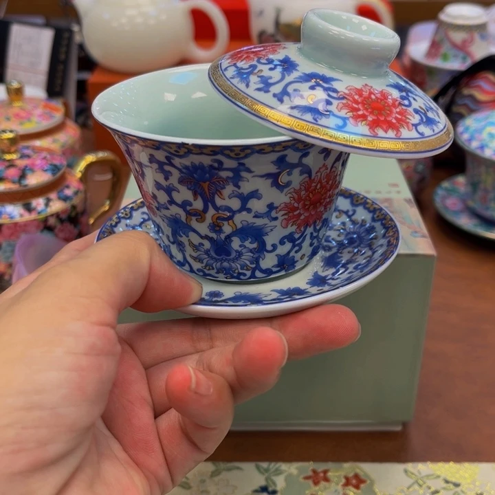 花花绿绿地在火山直播