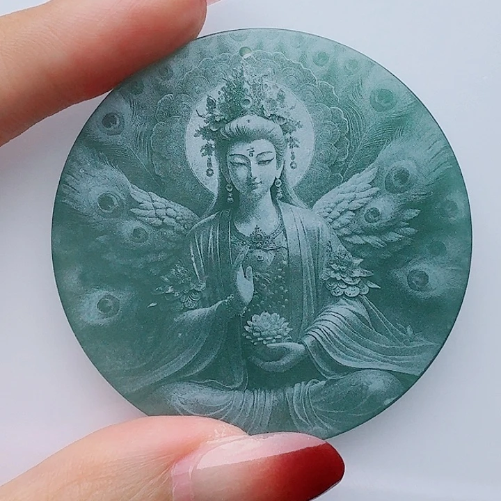 翡翠未镶嵌颈饰多样性发其一