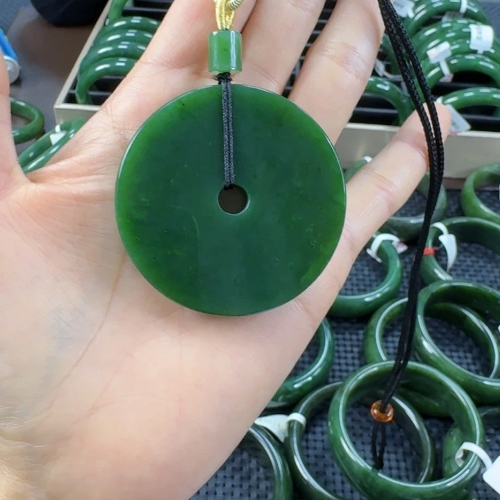 未镶嵌手镯和田玉（碧玉）