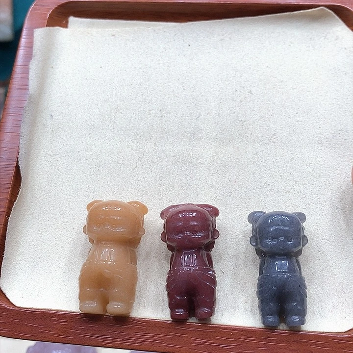 石英质玉颈饰合金