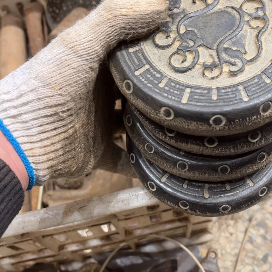 一***酒一物一图，工艺品。