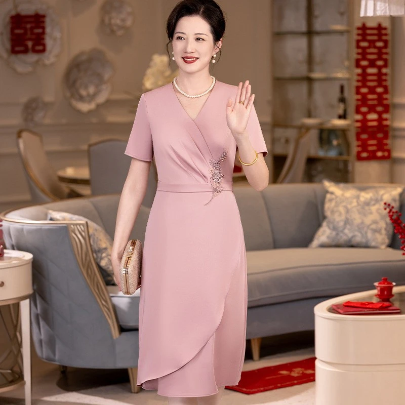 粉色喜婆婆婚宴装日常可穿2025新款礼服裙妈妈年轻遮肚显瘦连衣裙