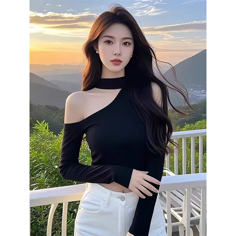 纯欲风辣妹挂脖露肩长袖T恤女春秋季新款性感独特打底衫黑色上衣