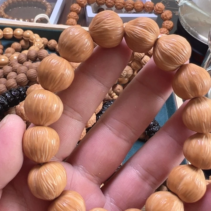 皮桃手串瑕疵自己找