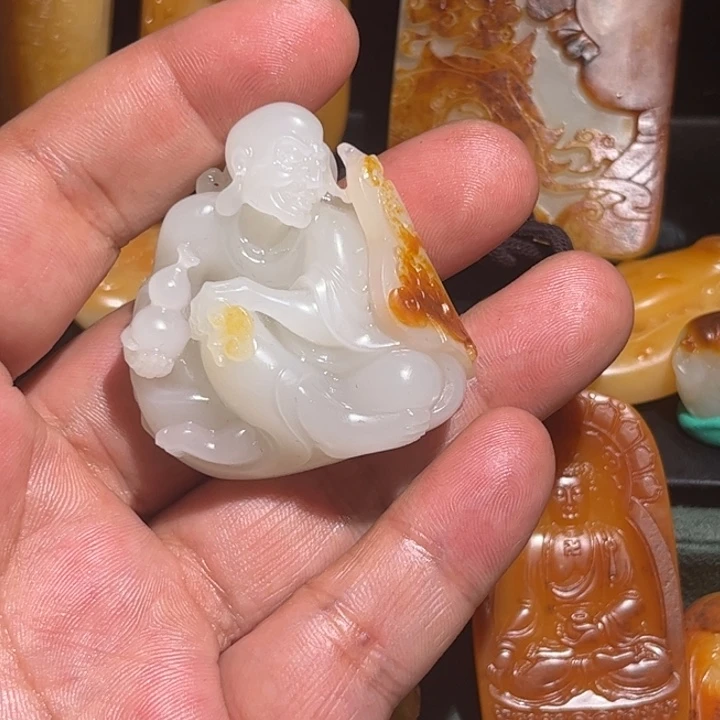 和田玉未镶嵌挂件奇**人