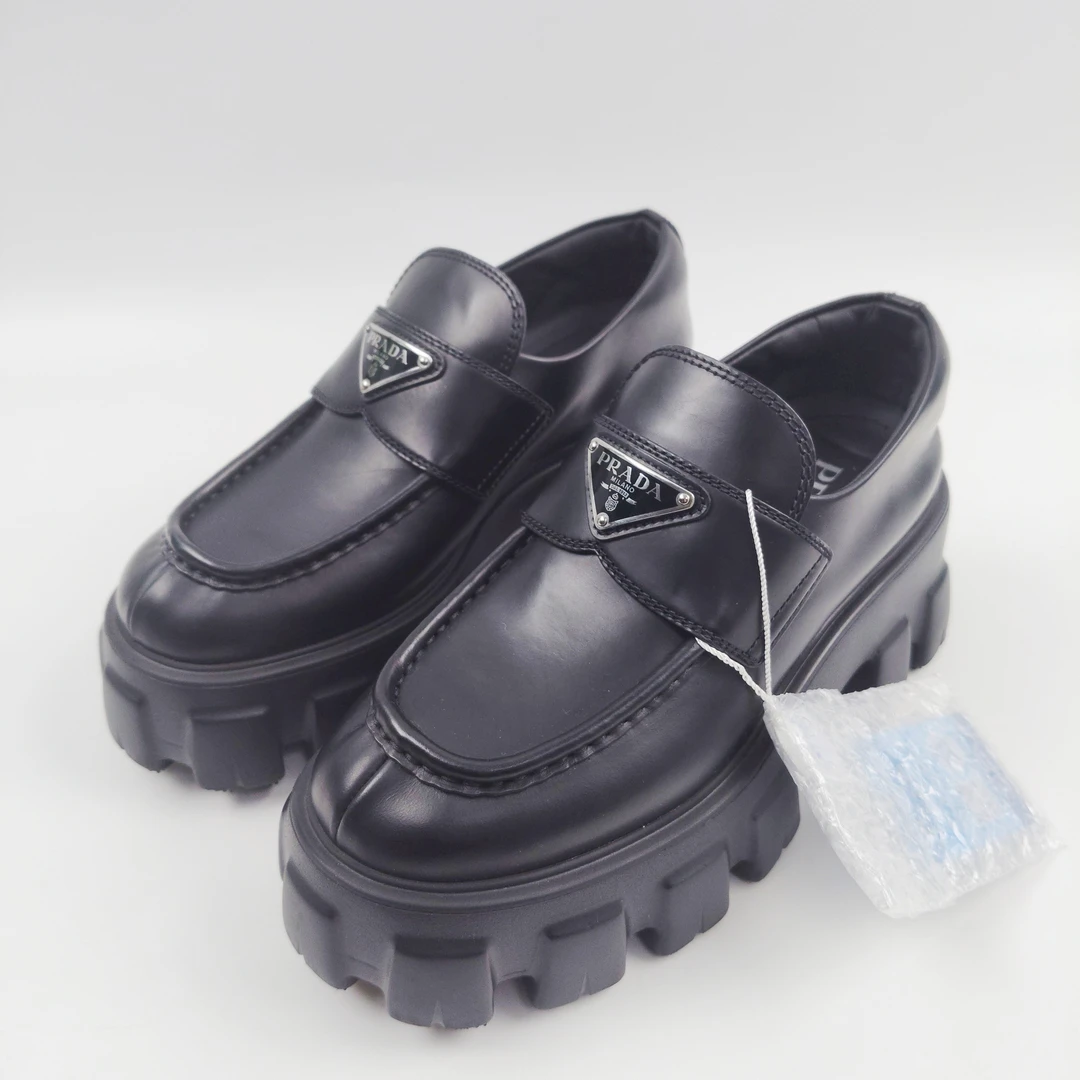 99新 Prada/普拉达 36码 Prada轮胎鞋 98新 lz00638