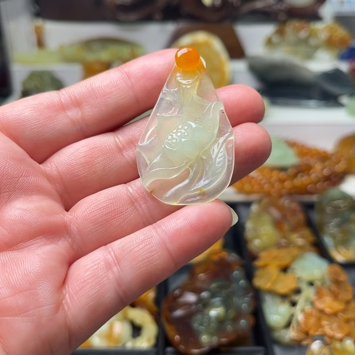 蛇纹石玉未镶嵌挂件