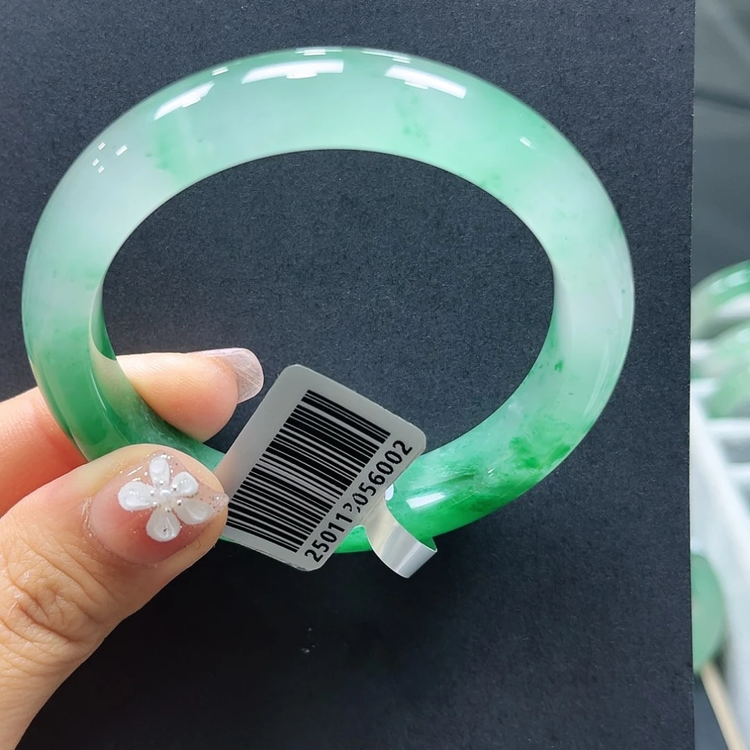 石英质玉手镯未镶嵌简****美