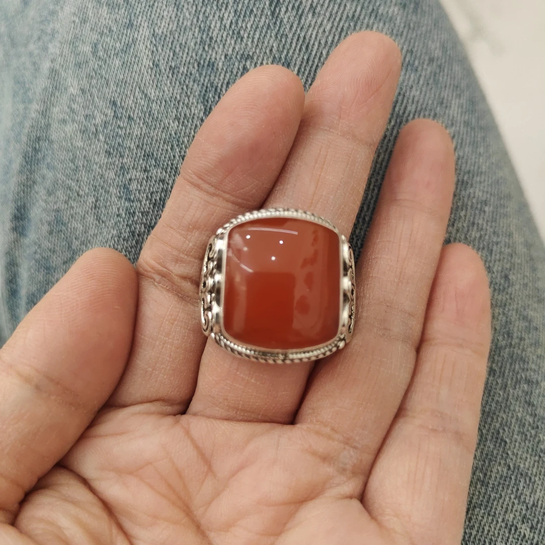 足银镶嵌南红玛瑙戒指