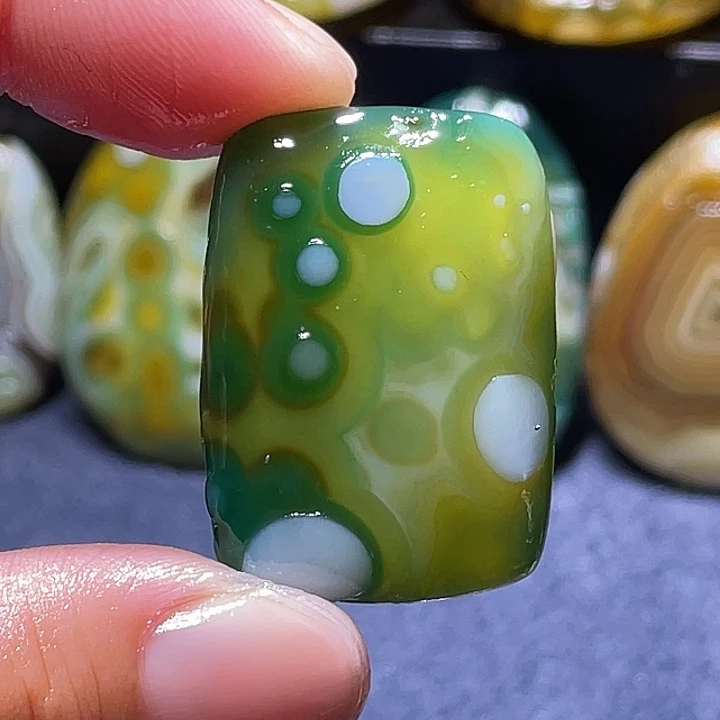 玛瑙/玉髓未镶嵌珠宝奇石