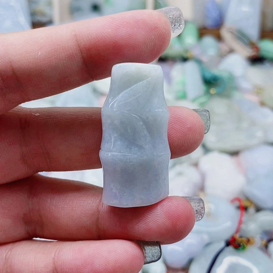 颈饰未镶嵌翡翠微瑕