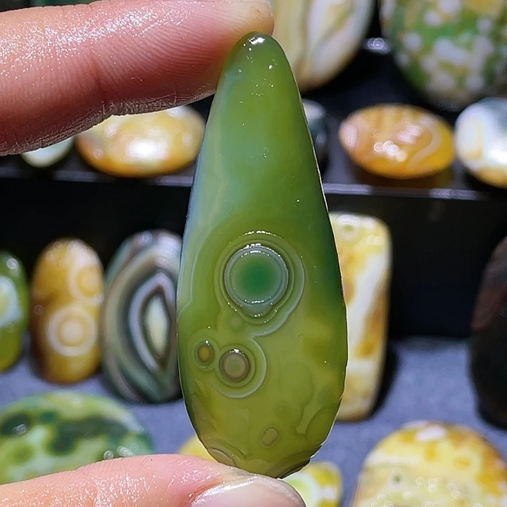 玛瑙/玉髓未镶嵌珠宝奇石