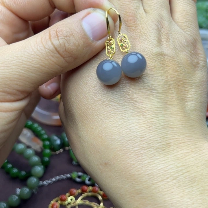 和田玉耳饰18K金镶嵌