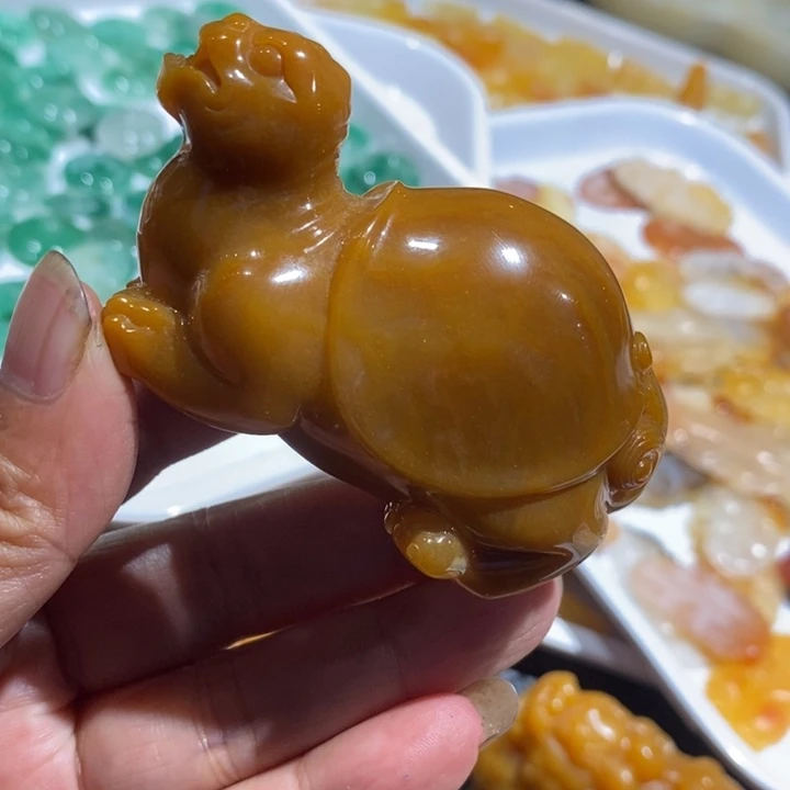 未镶嵌石英质玉(黄龙玉)颈饰