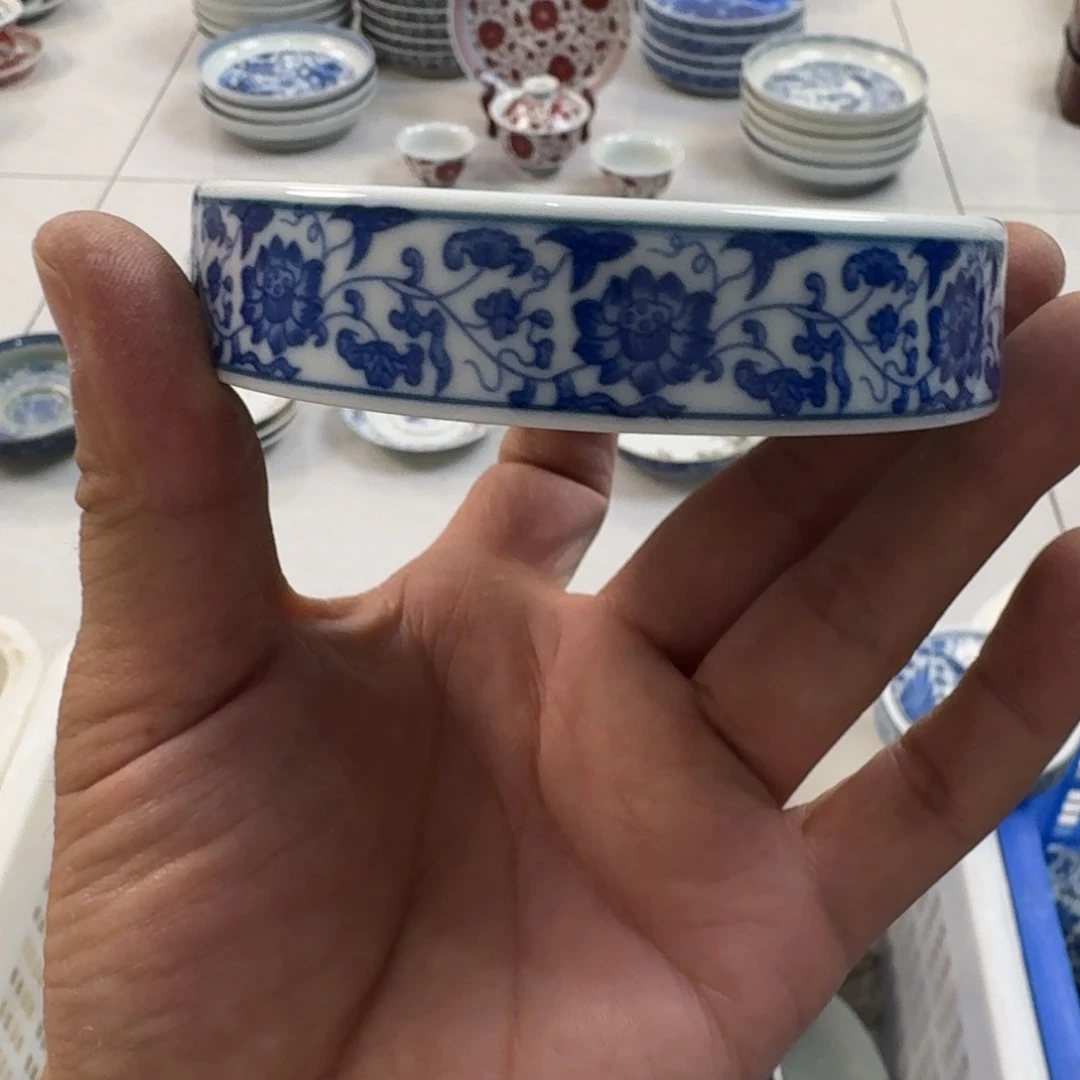 摆件陶青花缠枝莲盖置